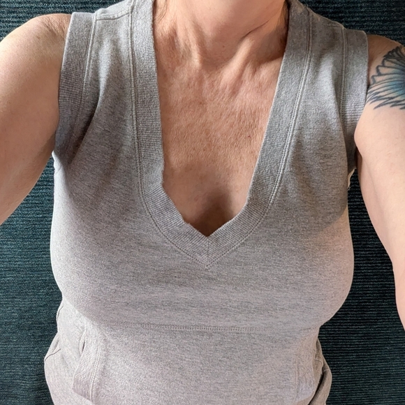 Norma Kamali Jersey Gray Sweatshirt Dress, V Neck Tunic - Picture 16 of 16